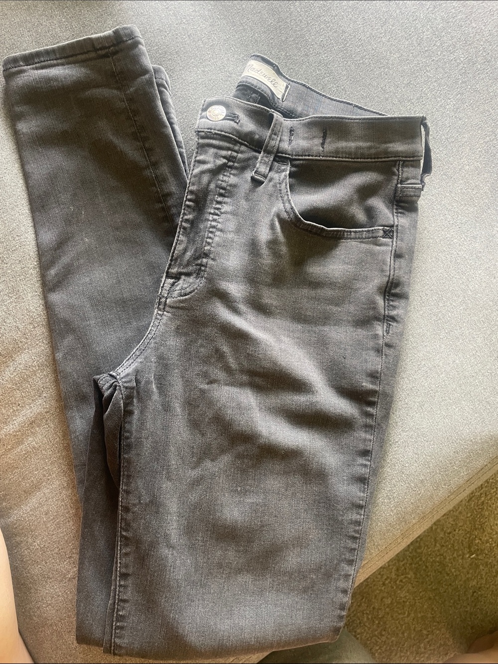 Madewell High-Rise Jeans in weathered Black